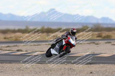 media/Nov-16-2025-Race Pace (Sun) [[8c5fa54630]]/Non Verified Riders (1st 20 Minutes)/5-Turn 15 (110pm)/